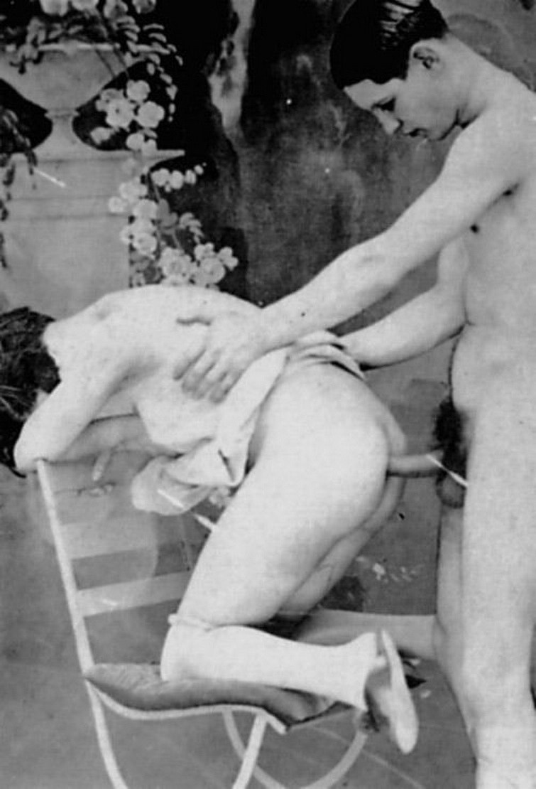 Naked Bouffant Women At A Massage Retro Porn Photos Porn Photo