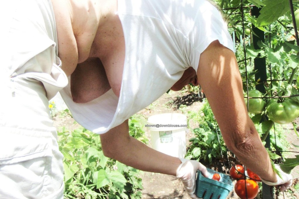 Grannies In The Vegetable Garden Without Panties 55 Photos Porn Photo