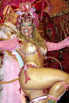 Naked girls at the carnival (65 photos)