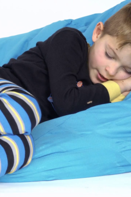 The Kid Sleeps Without His Underpants (39 photos)