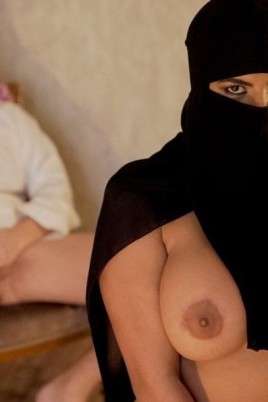 Sex of a beautiful Muslim woman (86 photos)