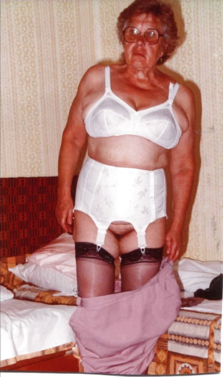 Granny woman in girdle erotic free pics