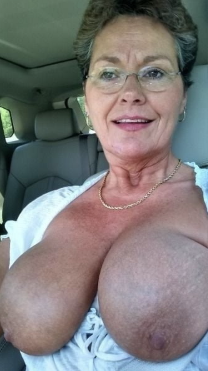 бабушка с огромной грудью порно фото 111