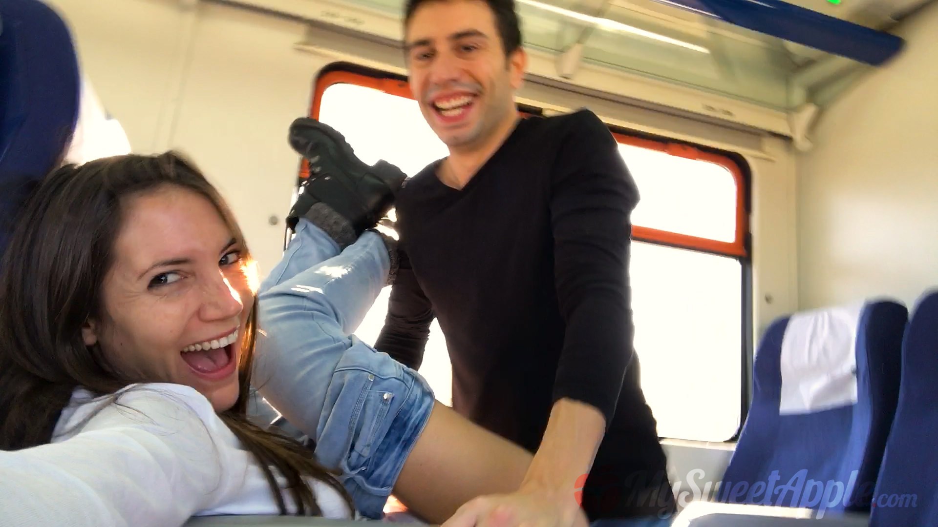 Sex on camera in a train car (72 photos)