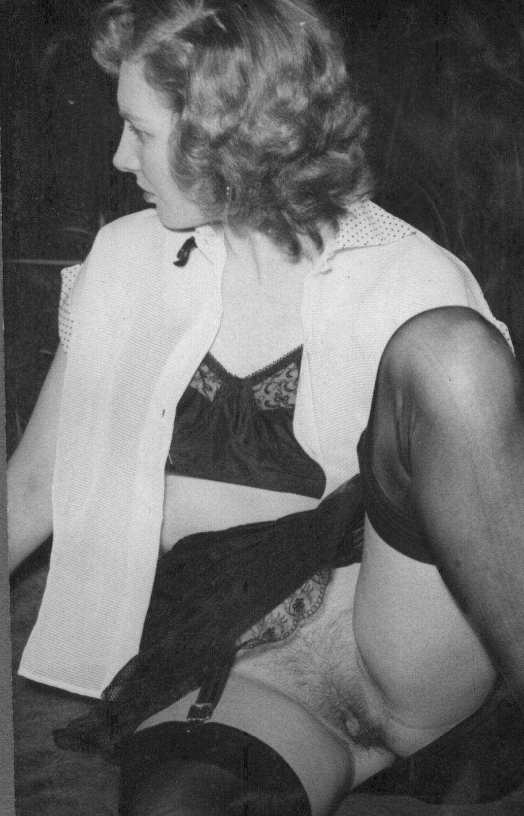 Naked women in Retro stockings