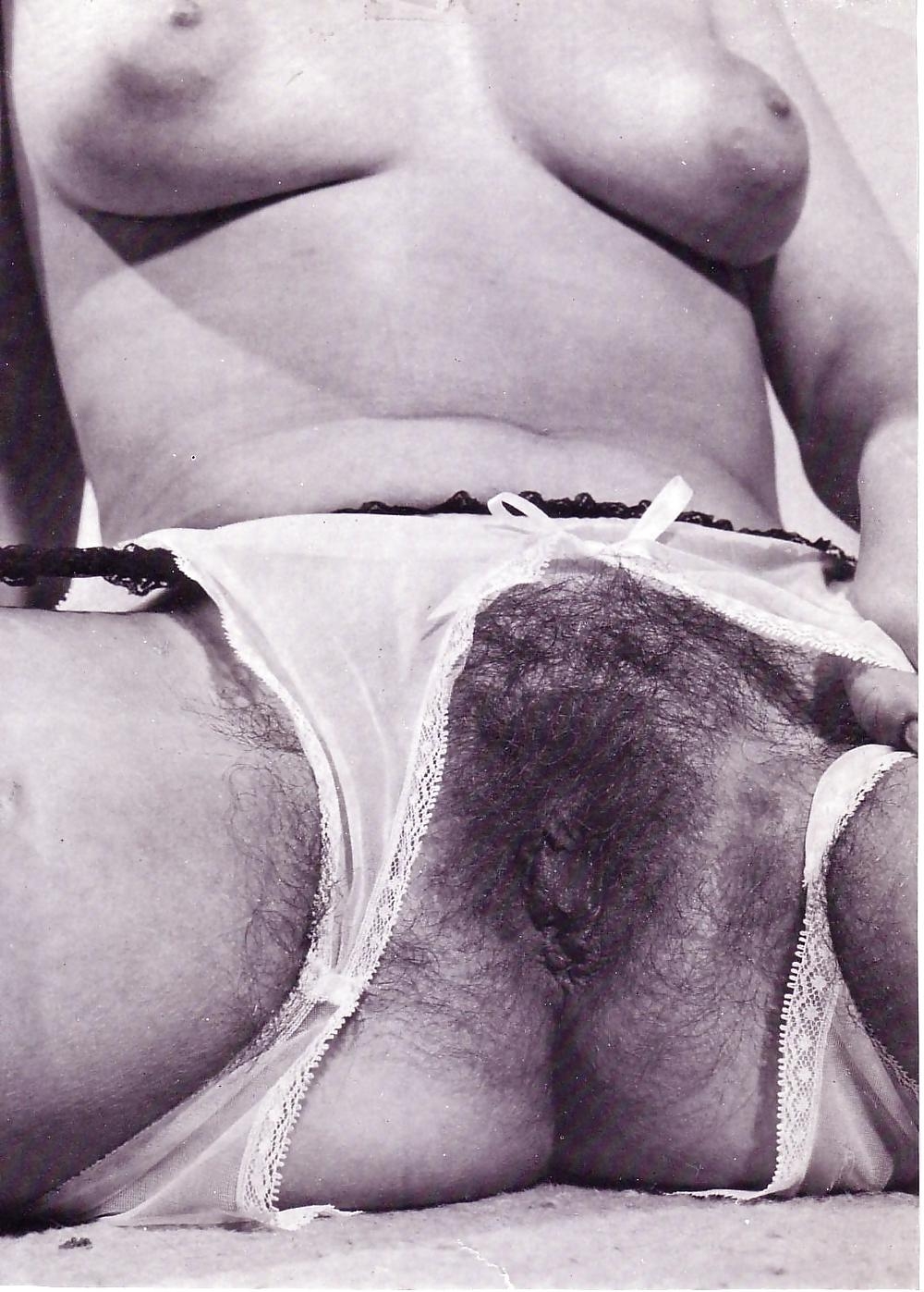 Old hairy without panties