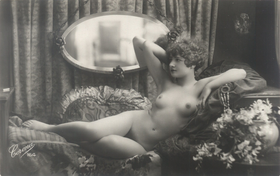 Naked Soviet women
