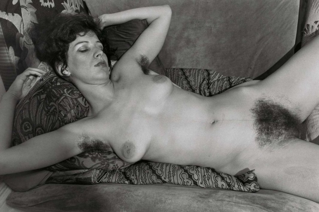 Retro hairy zrezhre