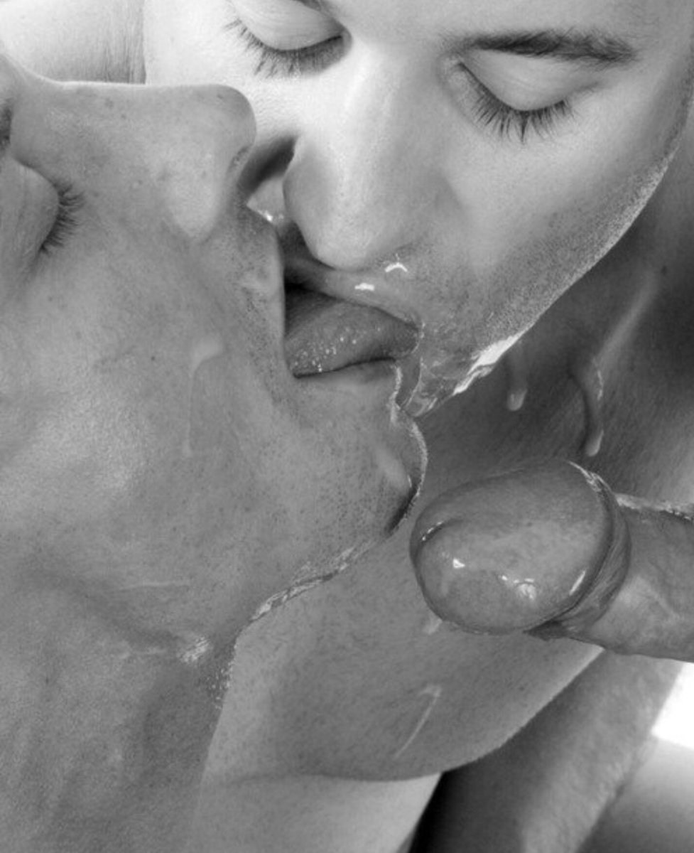 Guy cums in her mouth and kisses