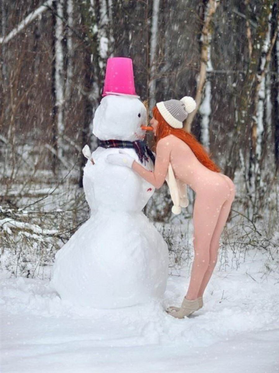 Girl Has Sex With Snowman