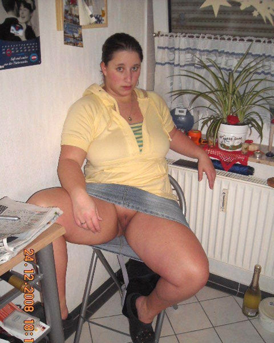 Thighs under her skirt in stockings fuck