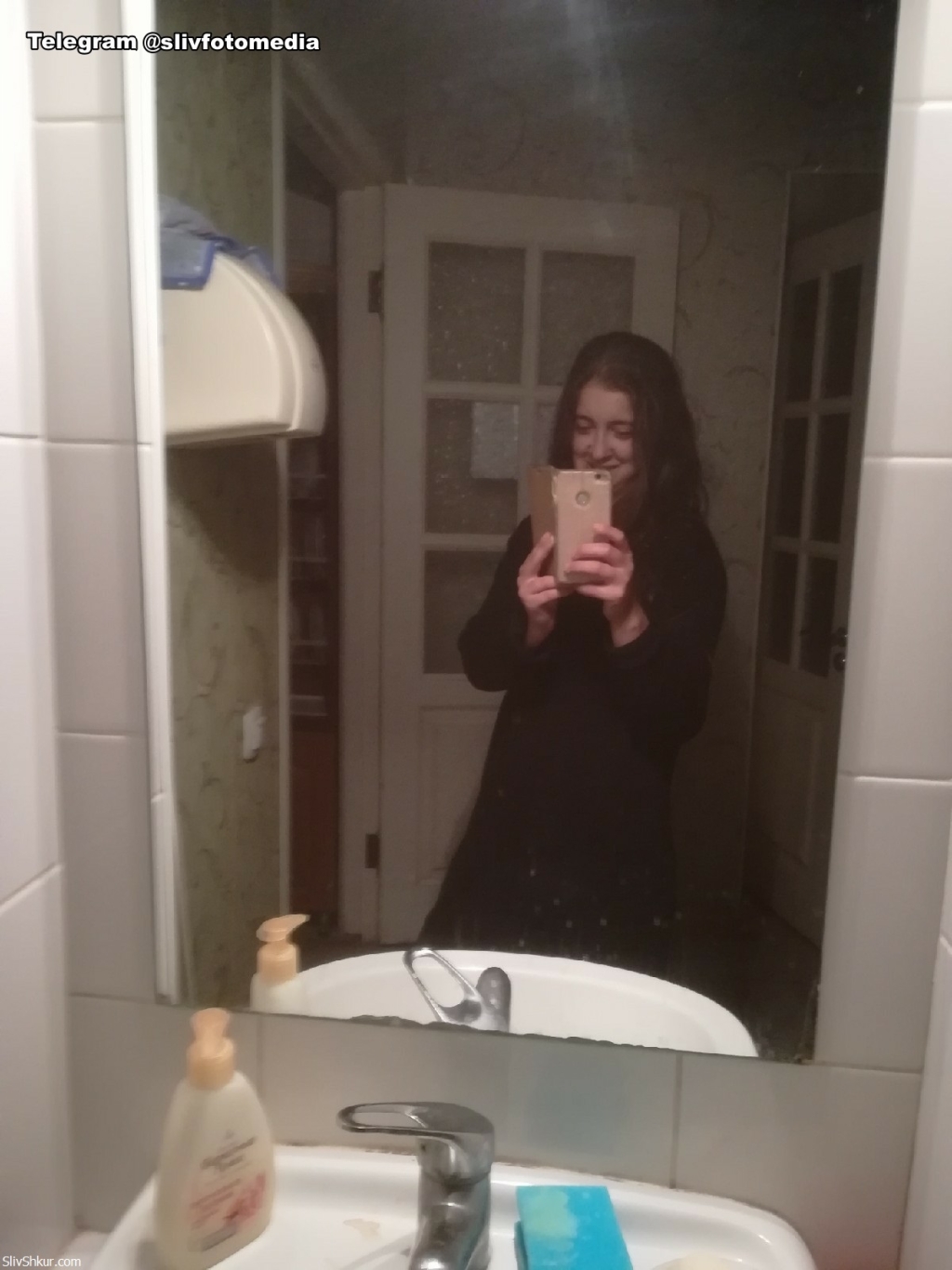 Black pearls in the sink