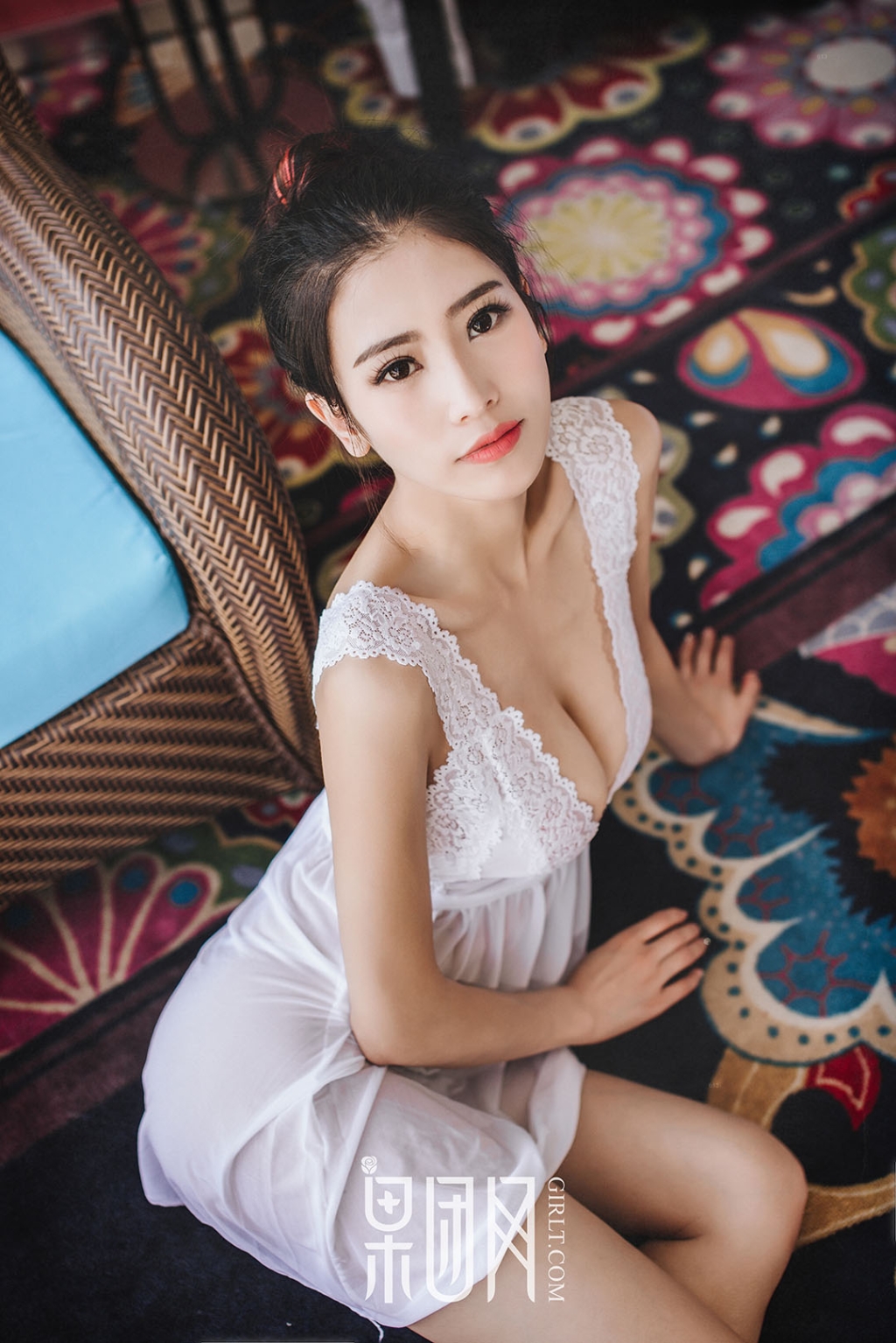 Tong fashion model