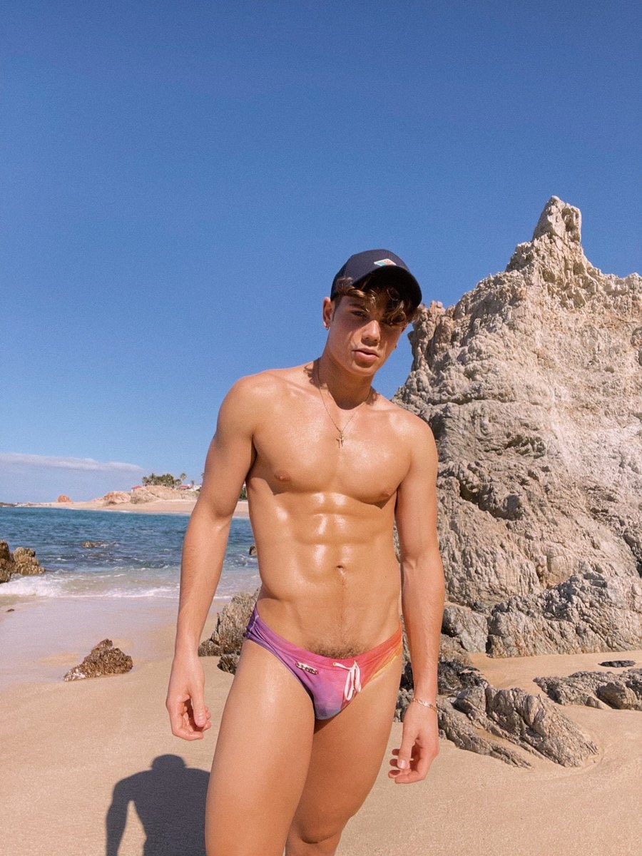 Pierreboo (74 photos)