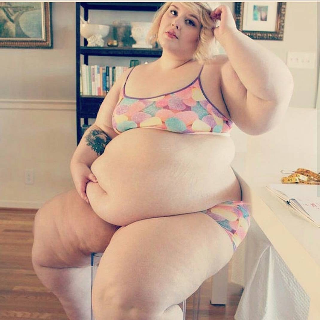 wife nude fat tummy