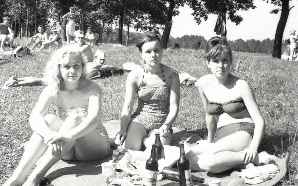 Girl in the T -shirt of the USSR