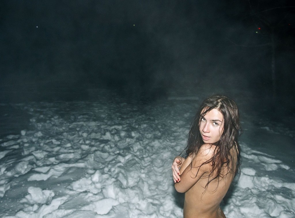 Pregnant naked in the hole
