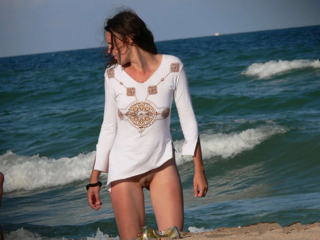 Spied vaginas on the beach