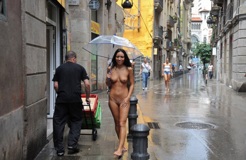 Naked Ekskourist girl