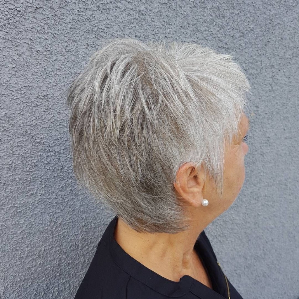 Women's short haircut for the elderly
